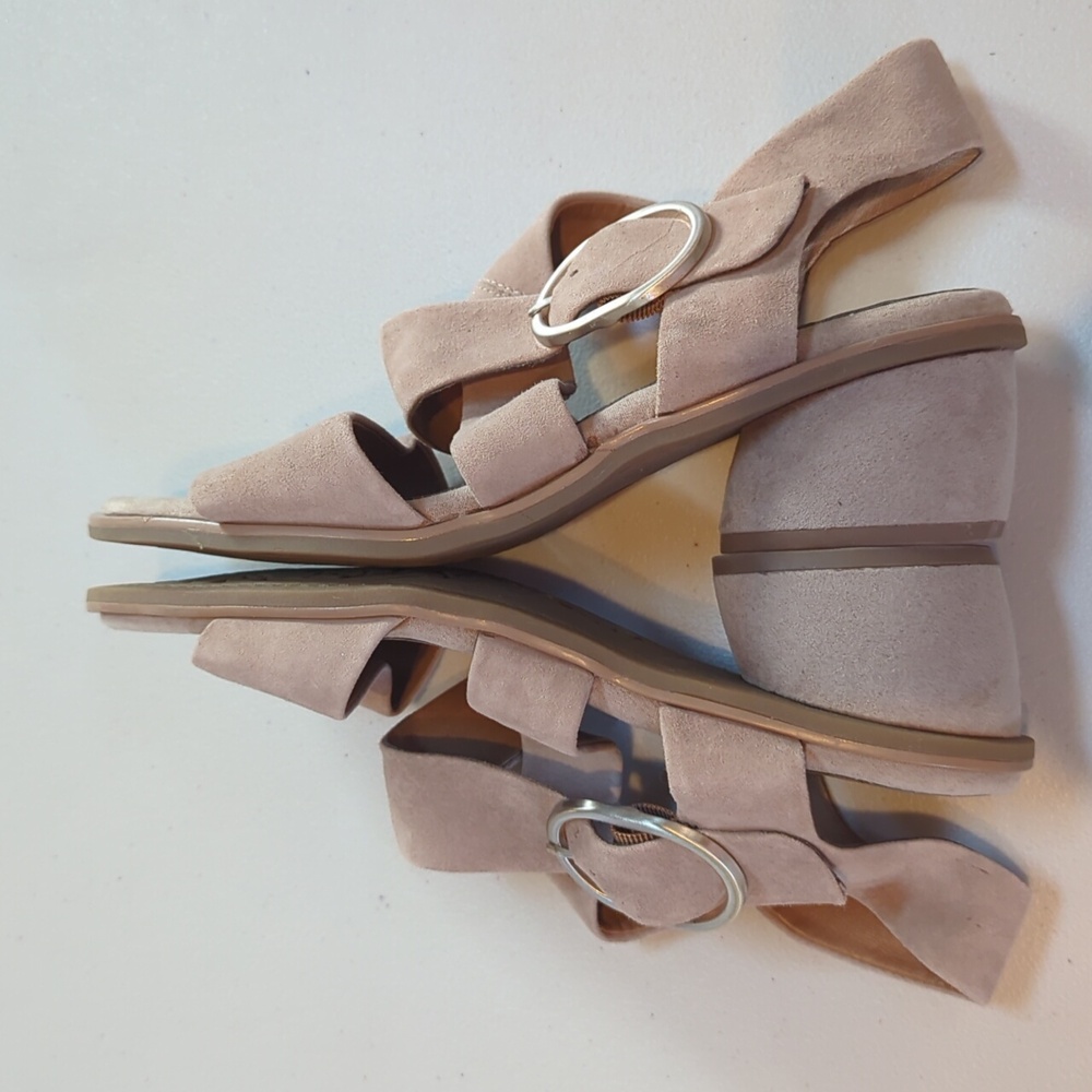 Sofft, Coryn, Taupe Suede Sandals. Size 9 - Picture 5 of 11